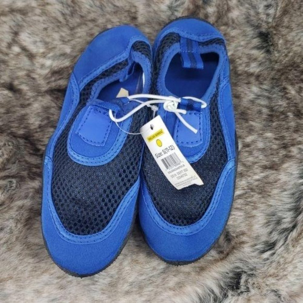 Boys small‎ blue & black water shoes